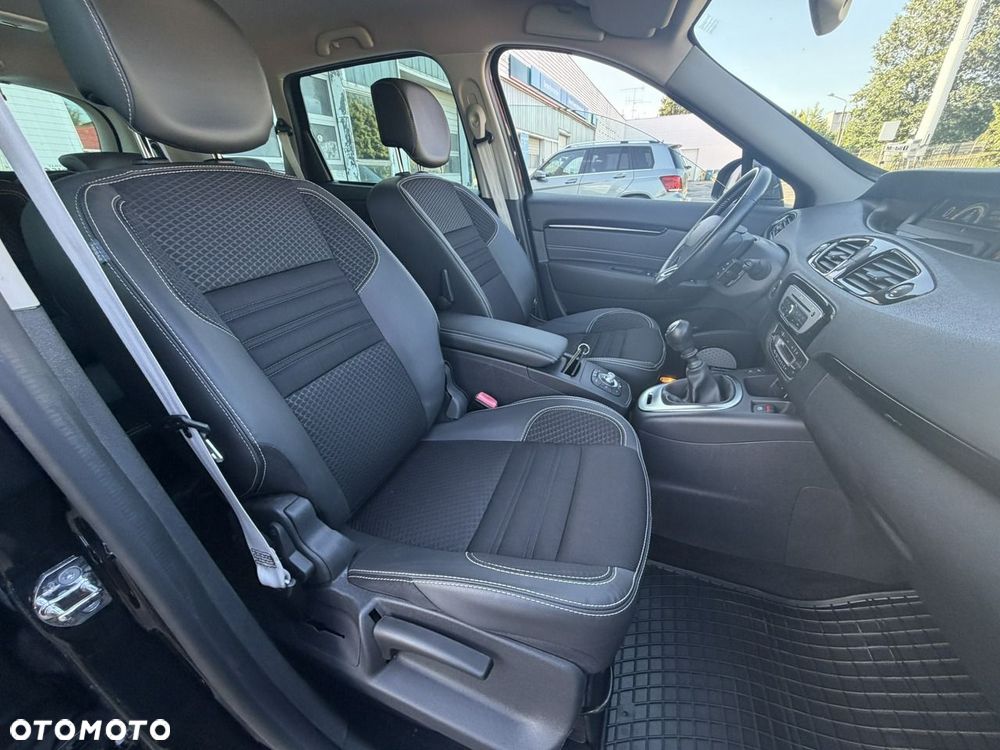 Renault Grand Scenic ENERGY TCe 130 BOSE EDITION - 36