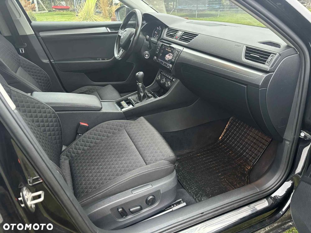 Skoda Superb 2.0 TDI Ambition - 27