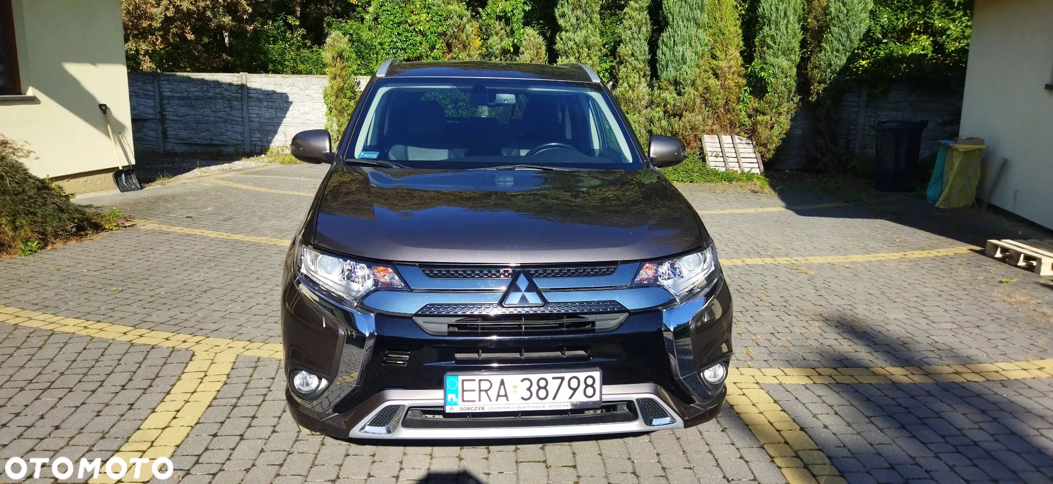 Mitsubishi Outlander - 1