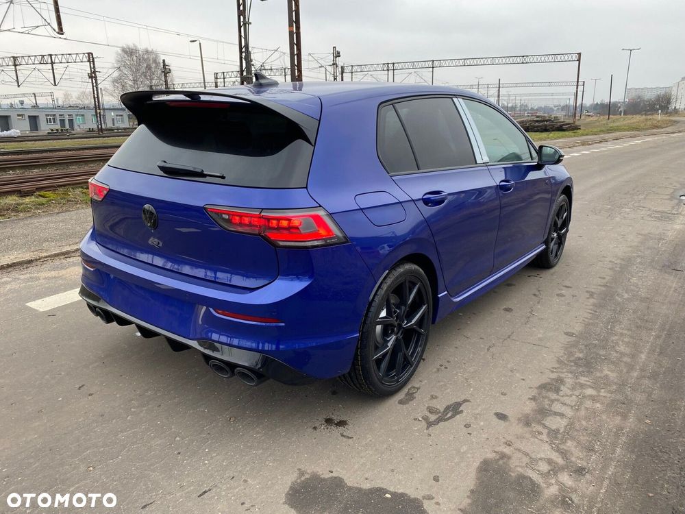 Volkswagen Golf - 6