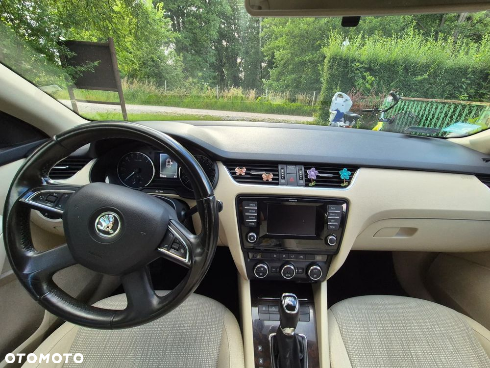 Skoda Octavia 2.0 TDI Edition DSG - 8