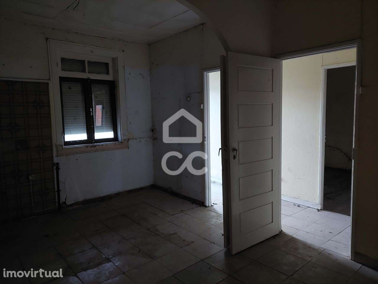 Moradia para restauro com terreno na periferia da cidade excelente opo - Grande imagem: 5/15