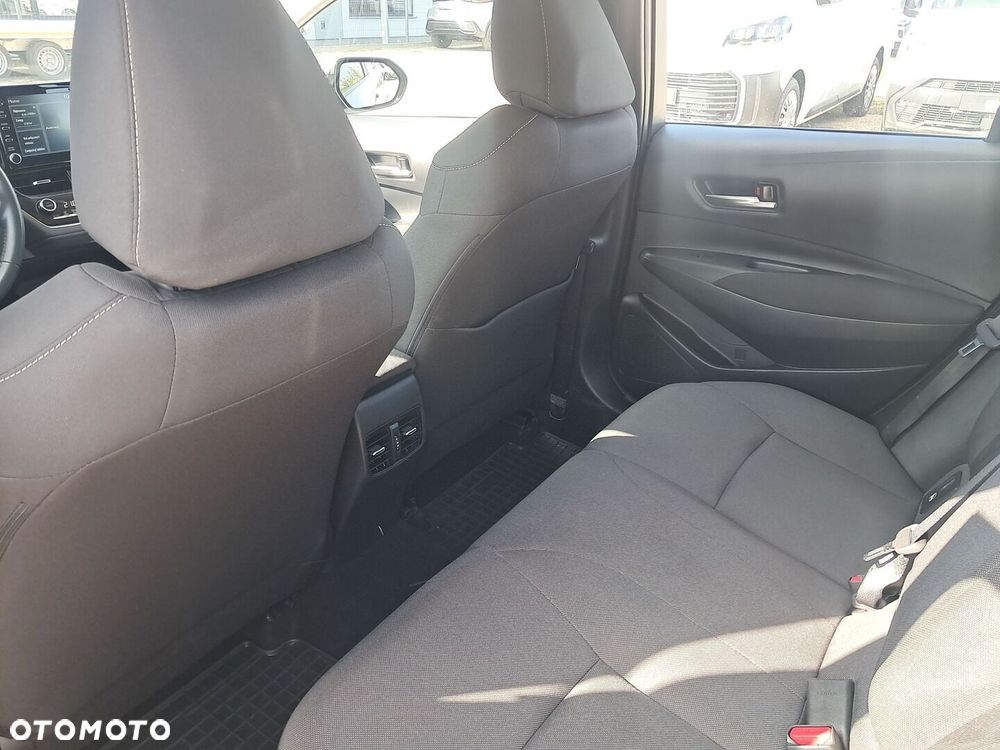 Toyota Corolla - 10