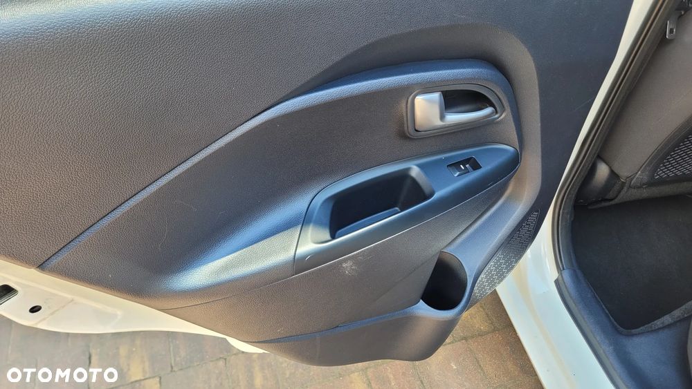 Kia Rio 1.4 Dream Team Edition - 26