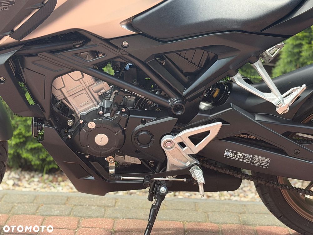 Honda CB - 16