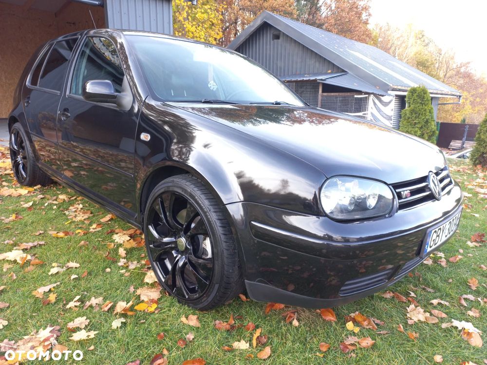 Volkswagen Golf - 1