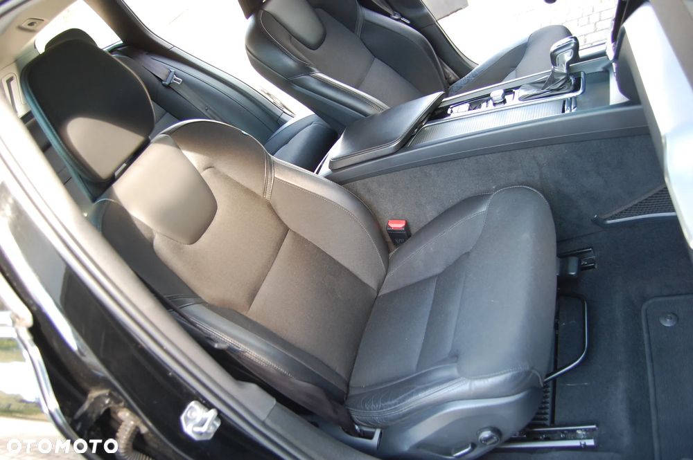 Volvo V60 Cross Country D4 AWD Geartronic Pro - 16