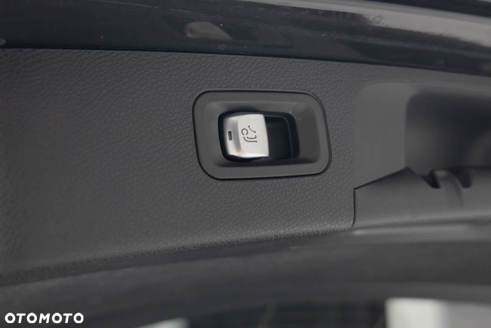 Mercedes-Benz Klasa E 300 de PHEV 4-Matic Avantgarde 9G-Tronic - 39