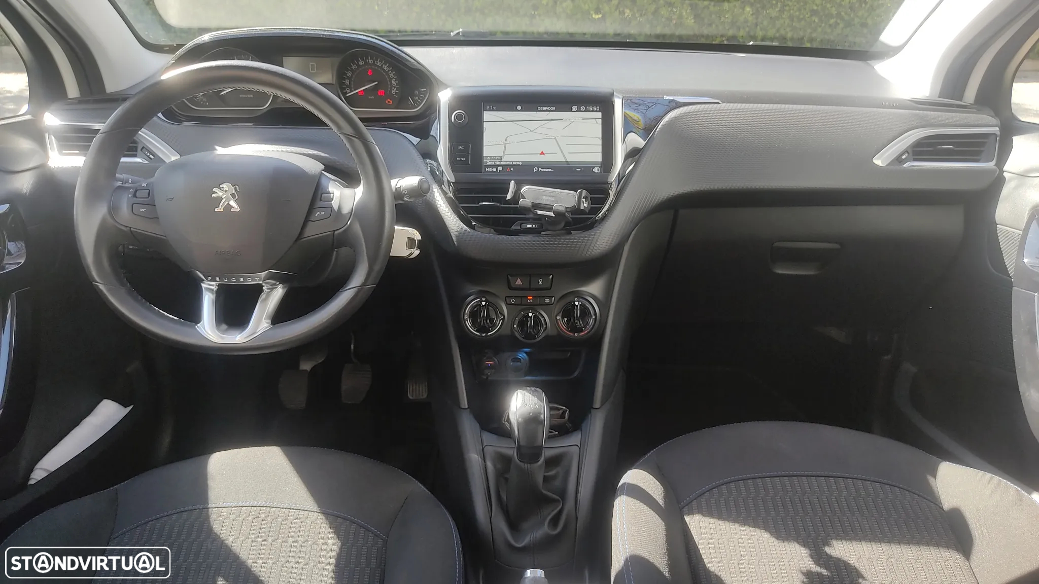 Peugeot 208 1.2 PureTech Signature - 9