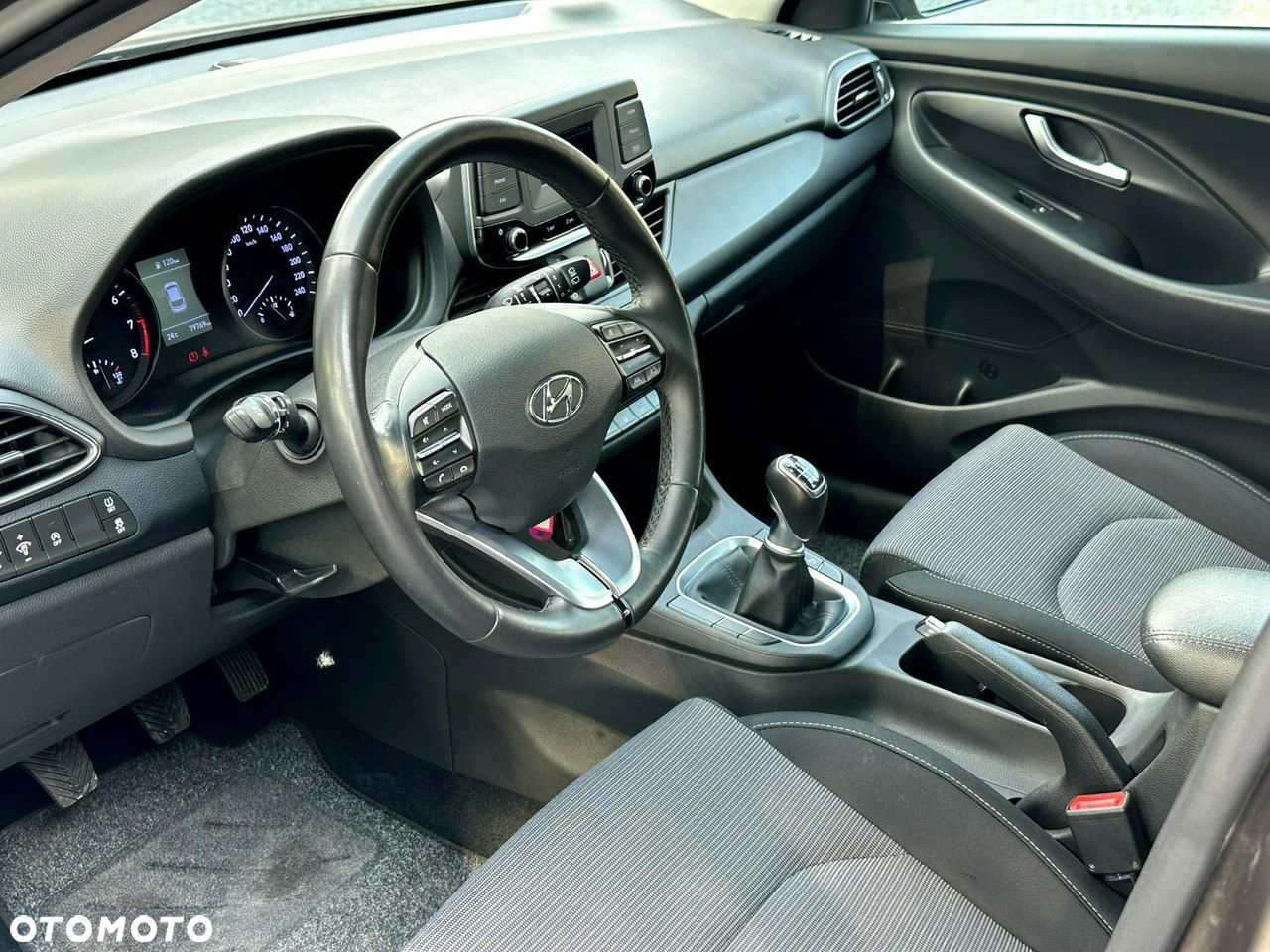 Hyundai i30 1.5 DPI Classic + - 12