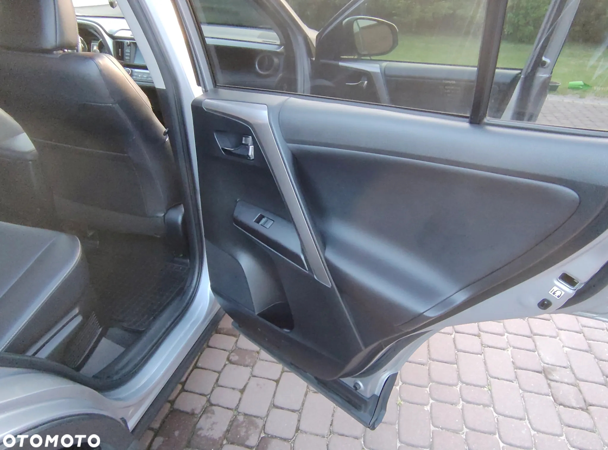 Toyota RAV4 Hybrid Premium 4x2 - 20