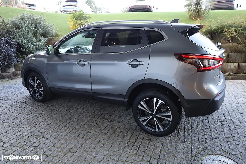 Nissan Qashqai 1.5 dCi N-Connecta J18 - 11
