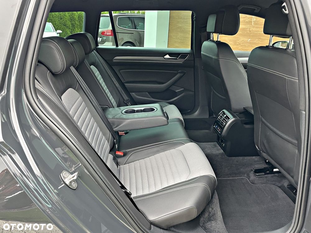 Volkswagen Passat Variant 1.6 TDI (BlueMotion Technology) Comfortline - 22
