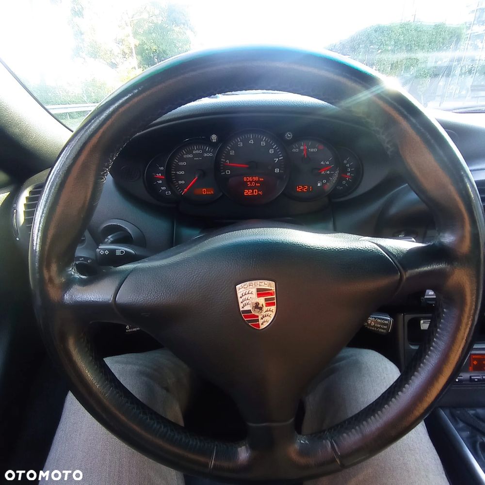 Porsche 911 Carrera - 9