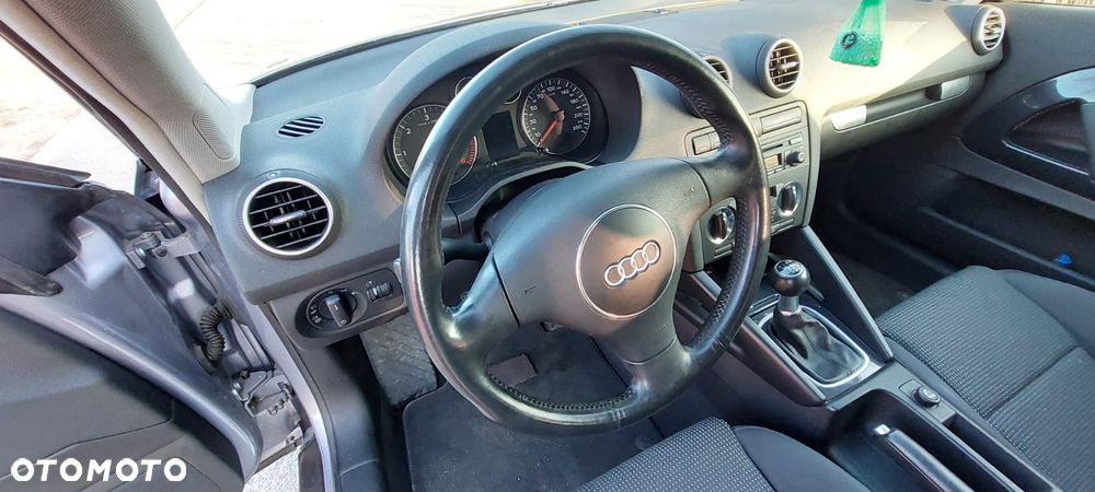 Audi A3 3-drzwiowe 1.9 TDI Ambition - 4
