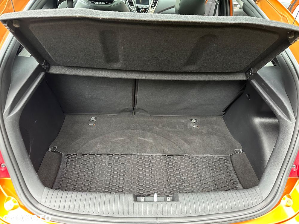 Hyundai Veloster 1.6 GDI Premium - 31