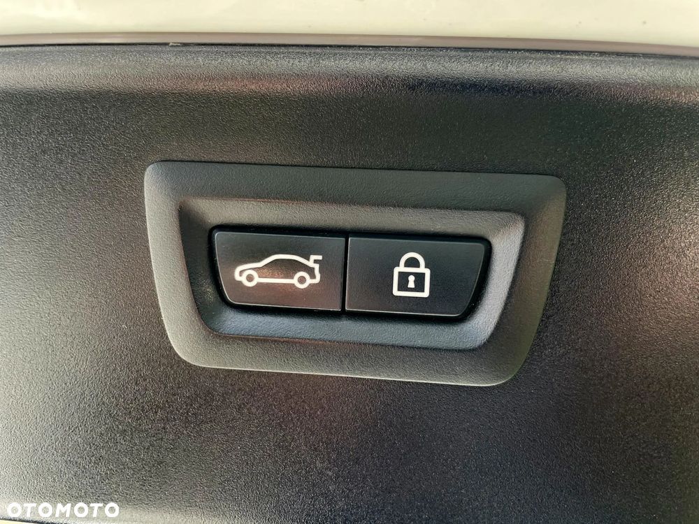 BMW Seria 5 520d xDrive Luxury Line - 12