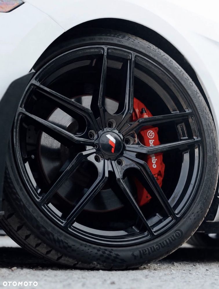 Ford Mustang - 25
