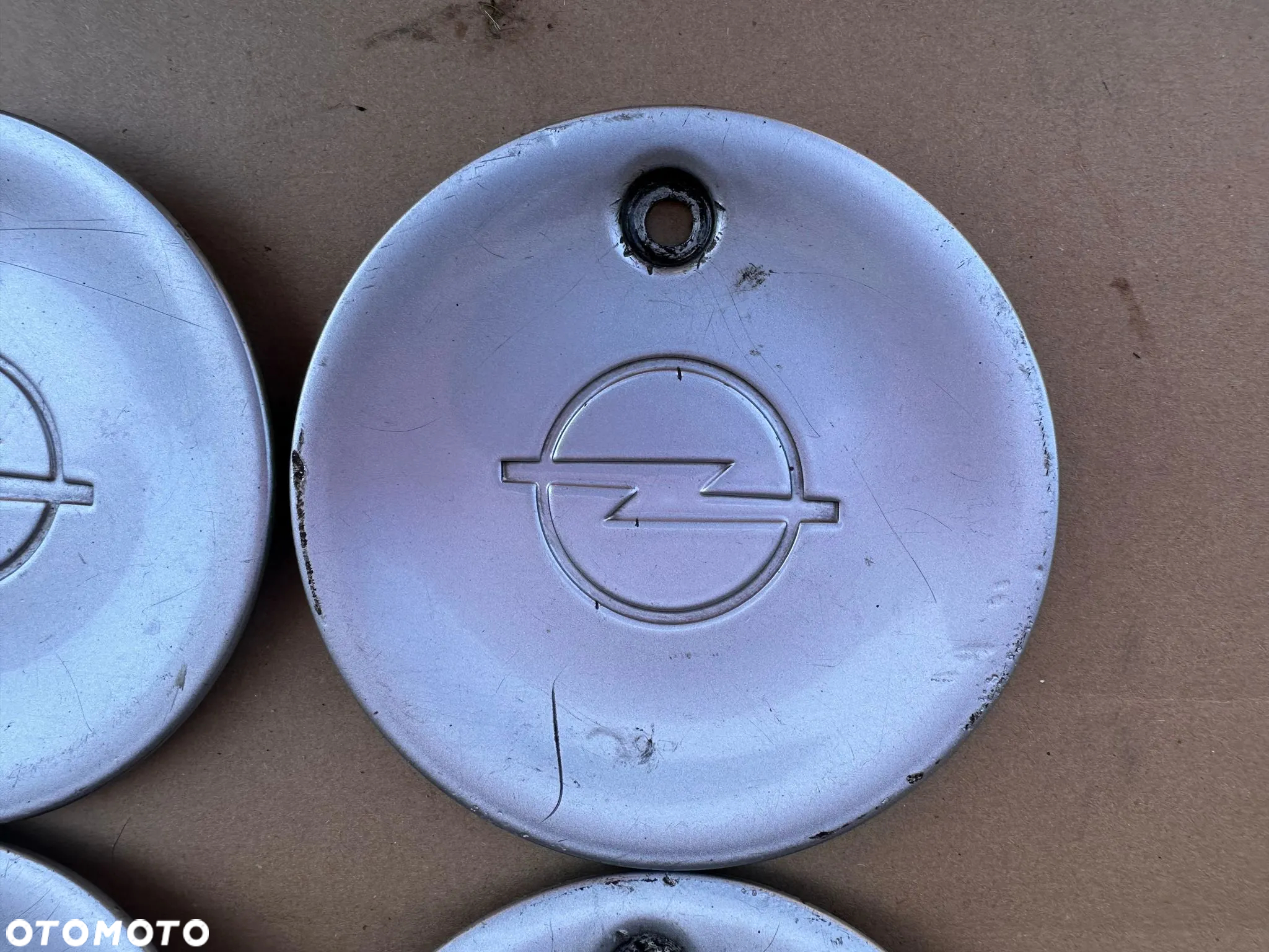 Dekielki emblematy Opel Corsa Astra / 90 425 802 003 0083 / Komplet - 5