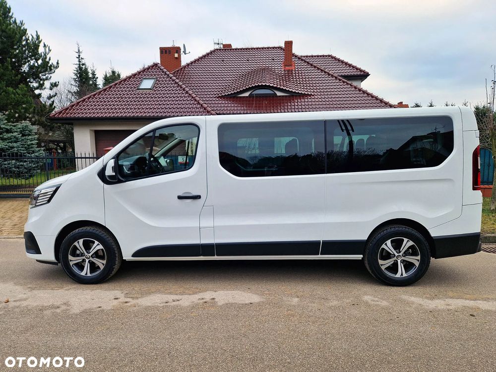 Renault Trafic 2.0 dCi - 11