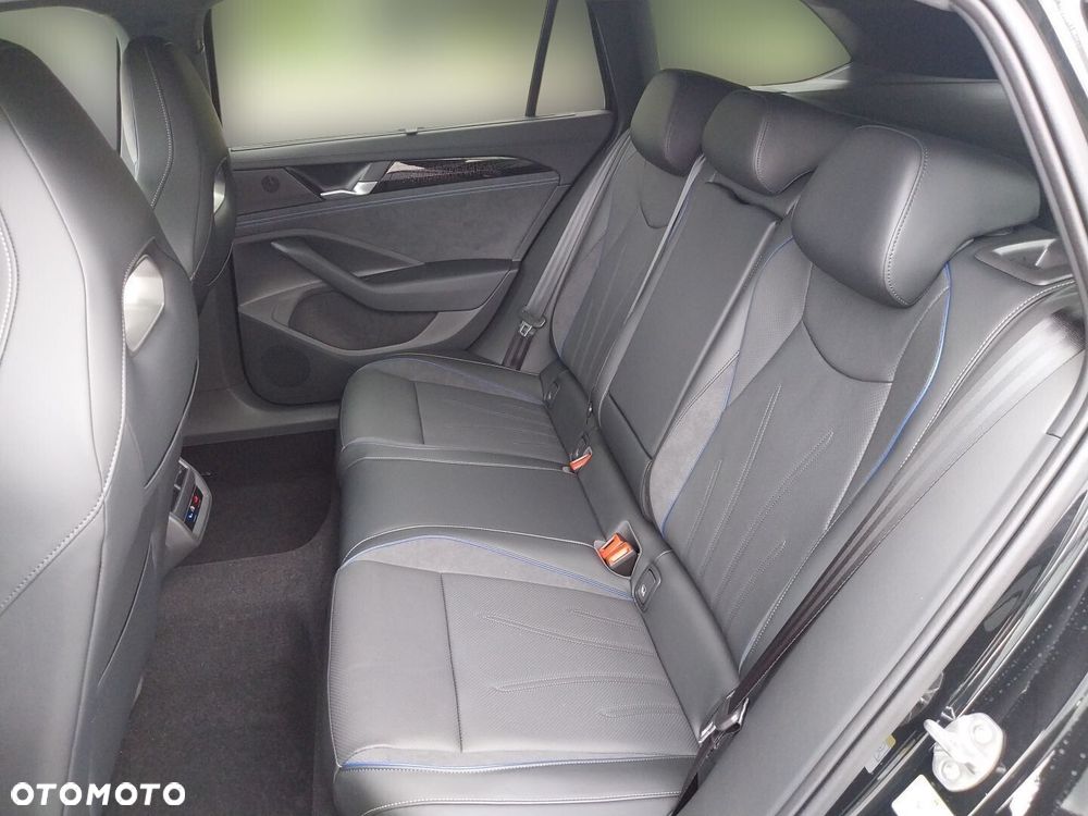Volkswagen Passat Variant 2.0 TSI 4Mot R-Line Plus DSG - 30