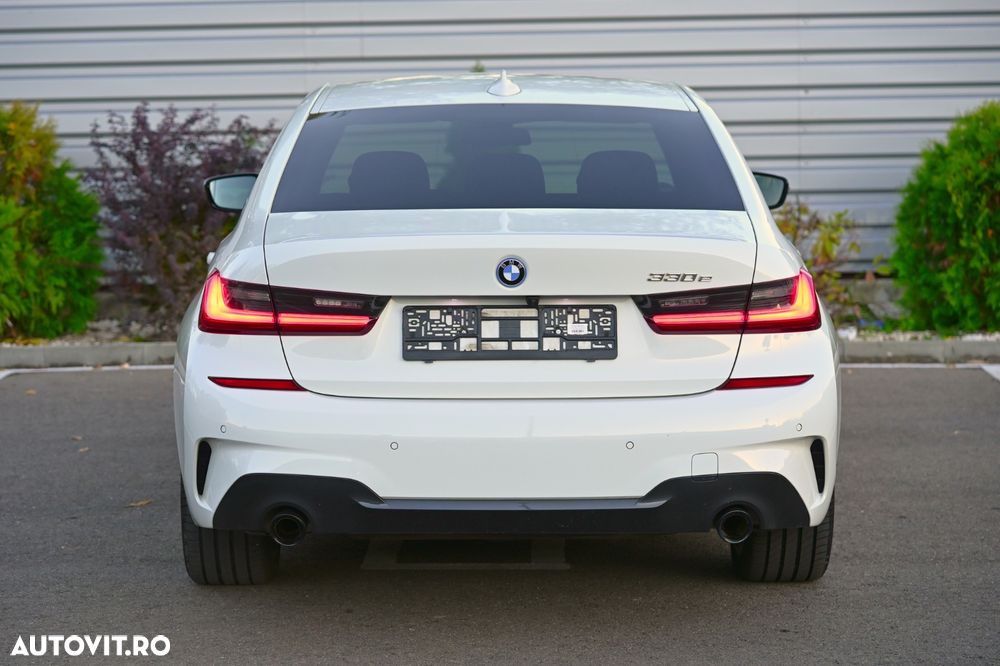 BMW Seria 3 330e Aut. M Sport - 6