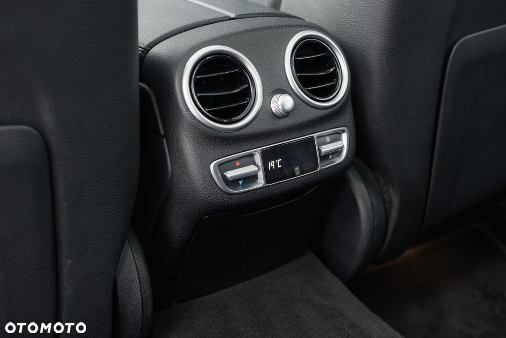 Mercedes-Benz Klasa C 400 4MATIC 9G-TRONIC - 34