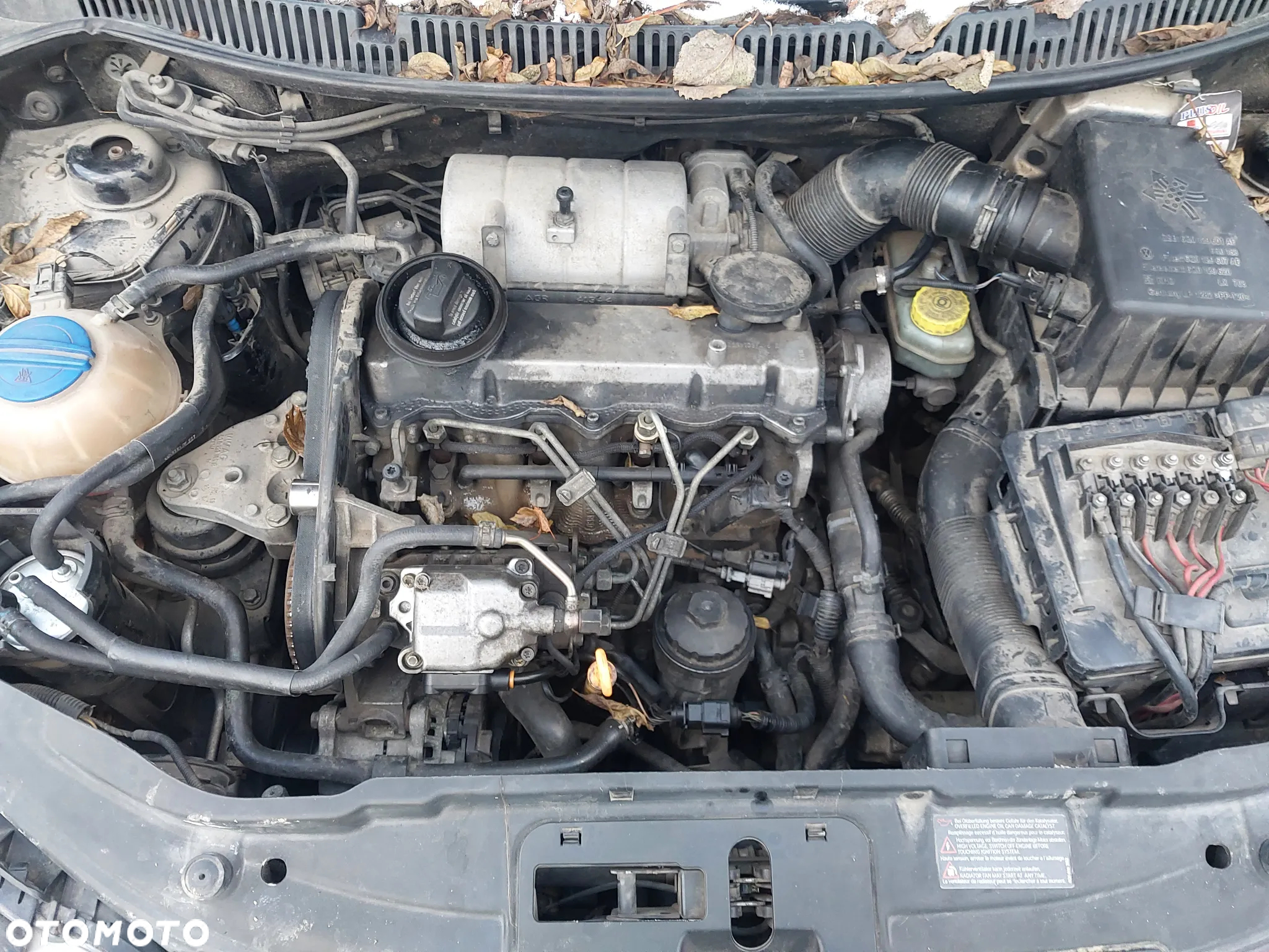 Volkswagen Polo IV 9N 3D silnik 1.9 SDI diesel 64 KM skrzynia GSA 5 biegów drzwi maska zderzak klapa błotnik belka fotele alternator koła felgi maglownica sprężarka klimatyzacji wtryski pompa  NA CZĘŚCI - 12