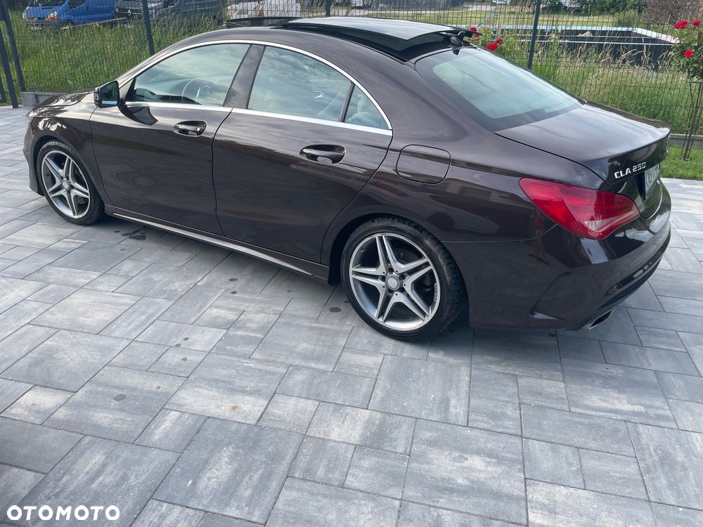 Mercedes-Benz CLA 250 7G-DCT AMG Line - 4