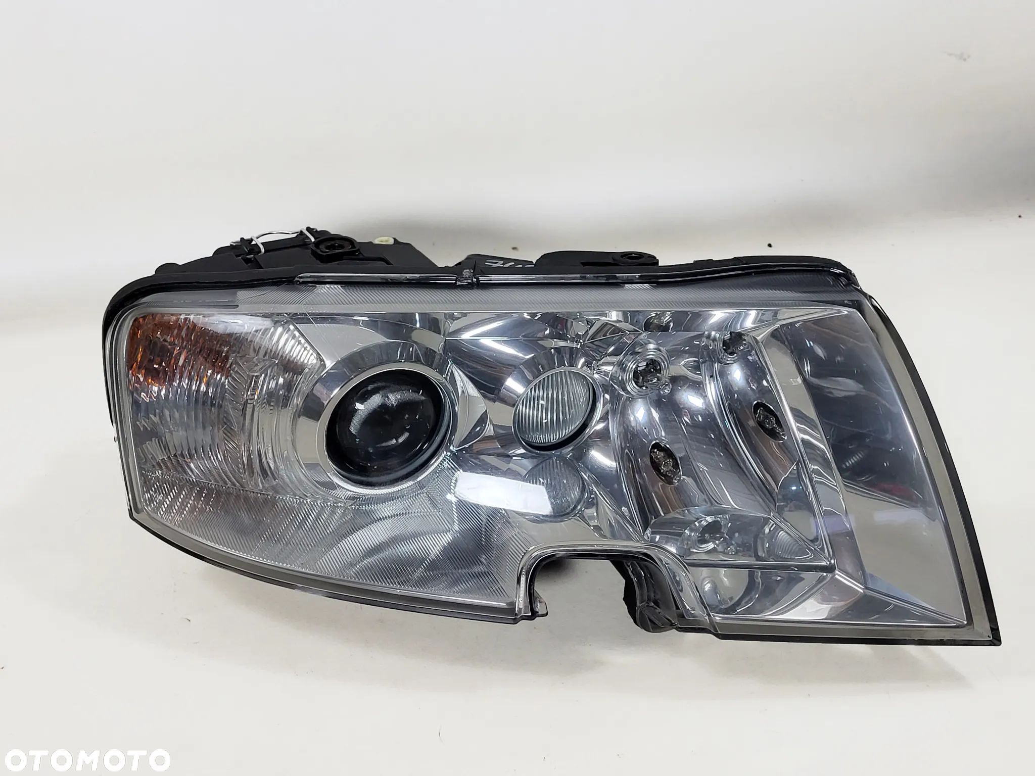 SKODA SUPERB I BI XENON 01-08 PRZEDNIA LAMPA PRAWA KOMPLETNA EU - 1