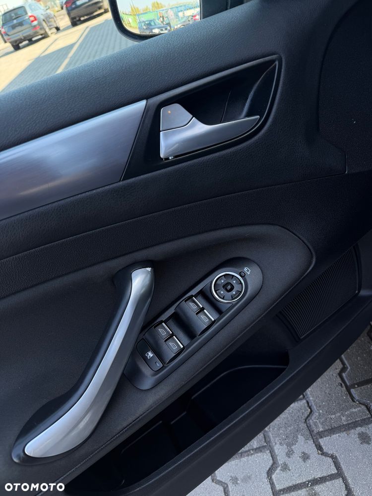 Ford Mondeo 2.0 TDCi Titanium S - 18