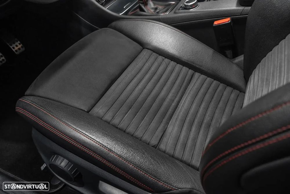 Mercedes-Benz CLA 200 d Shooting Brake AMG Line - 25