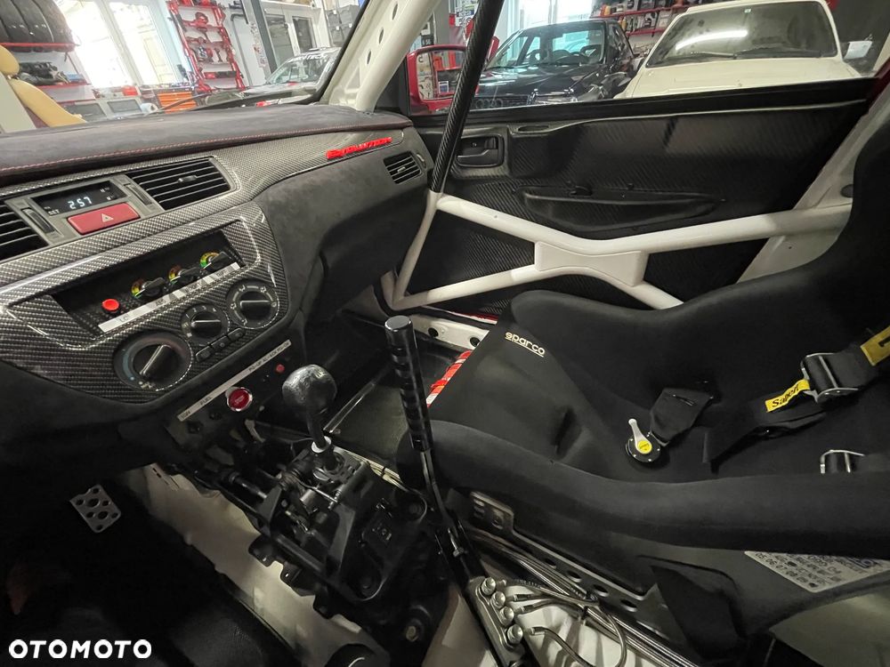 Mitsubishi Lancer Evolution - 18