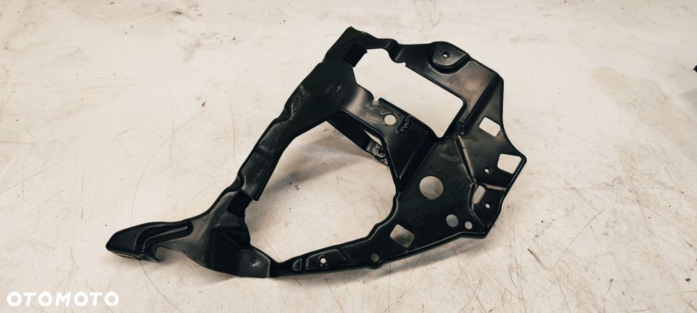 UCHWYT PRZYRZĄDÓW STEROWNIKÓW AUDI TT 8J1858505B