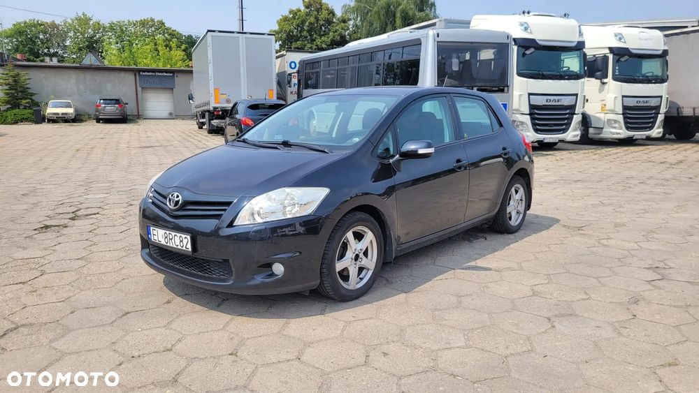 Toyota Auris 1.4 D-4D Premium MM - 2