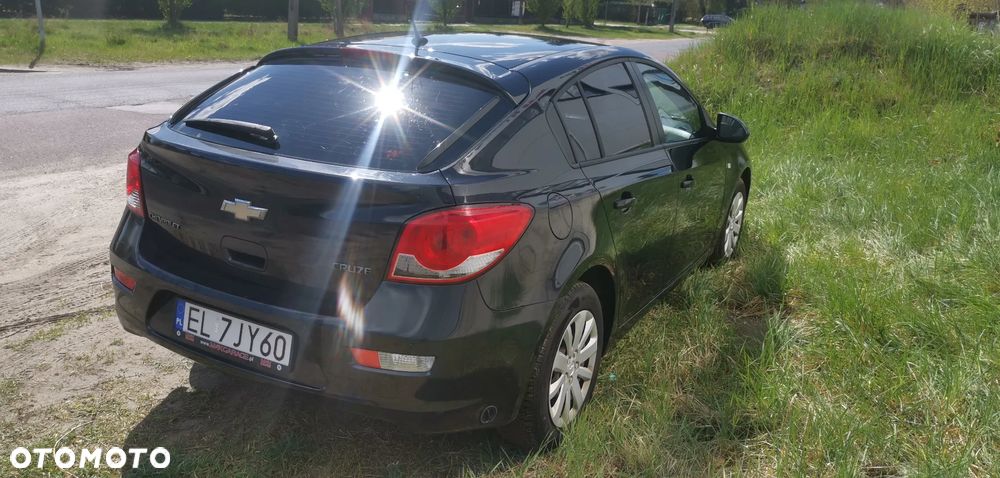 Chevrolet Cruze 1.8 Base - 4