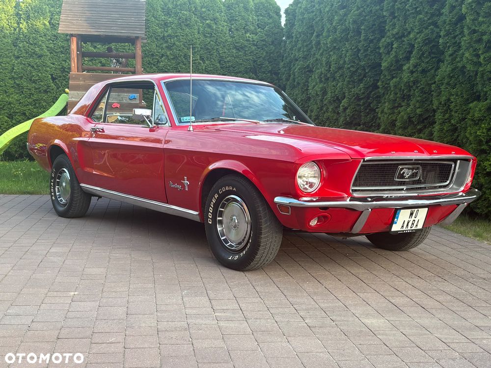 Ford Mustang - 4