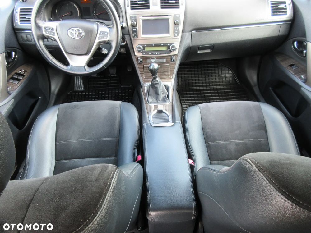 Toyota Avensis 2.0 D-4D Executive - 15