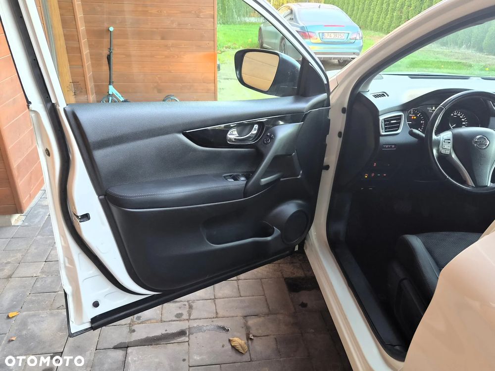 Nissan Qashqai 1.6 DCi Xtronic N-Connecta - 7