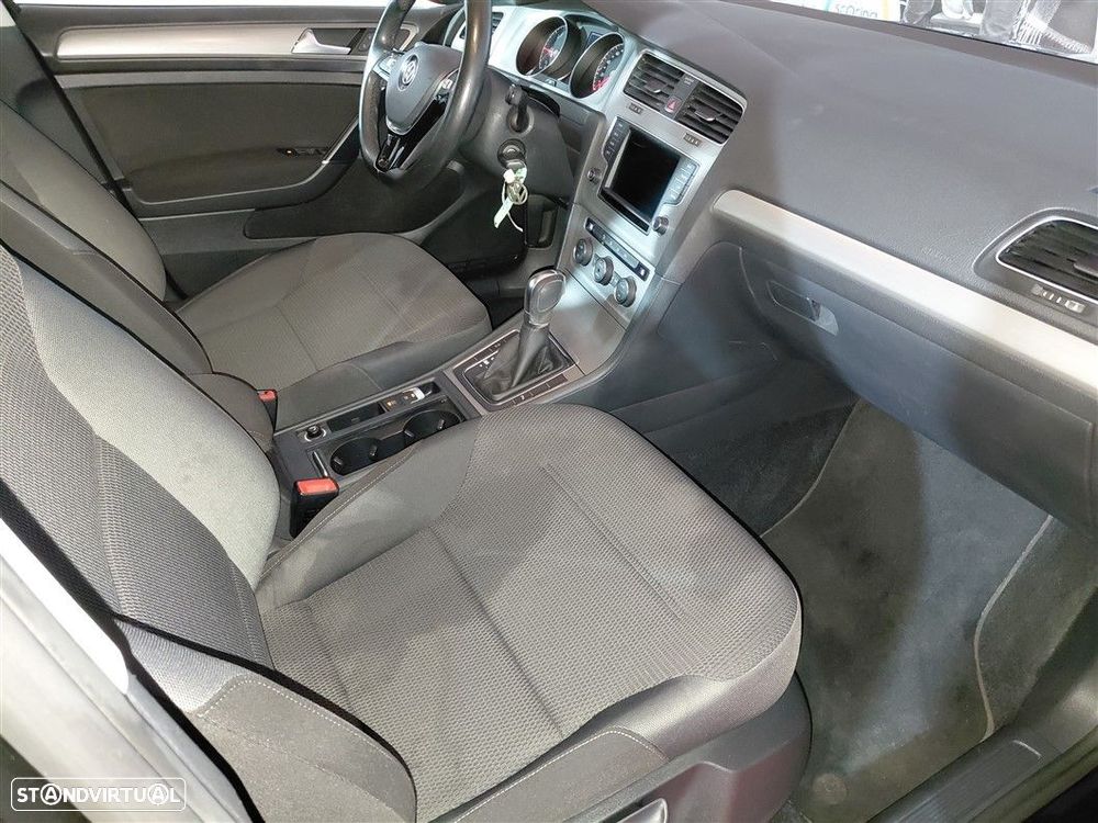VW Golf 1.6 TDi GPS Edition Frotas DSG - 12