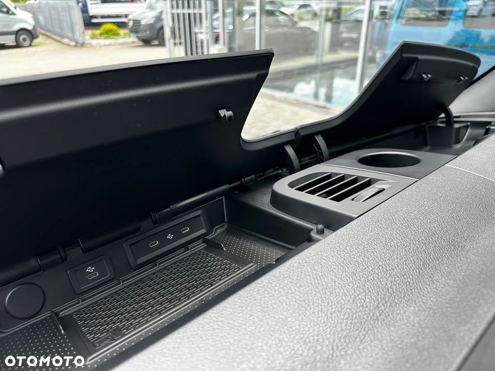 Mercedes-Benz Sprinter - 24