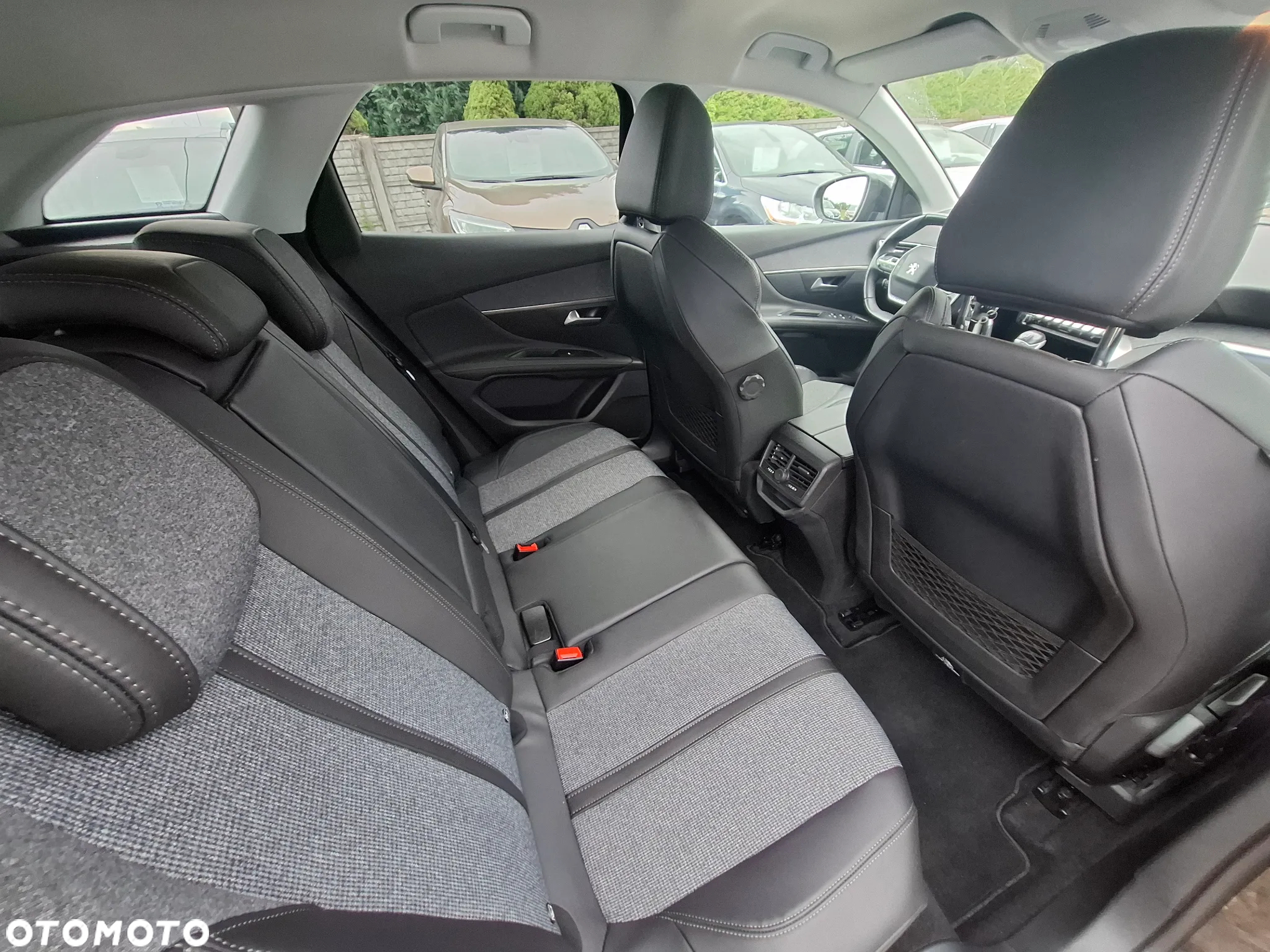 Peugeot 3008 1.5 BlueHDi Active S&S - 16