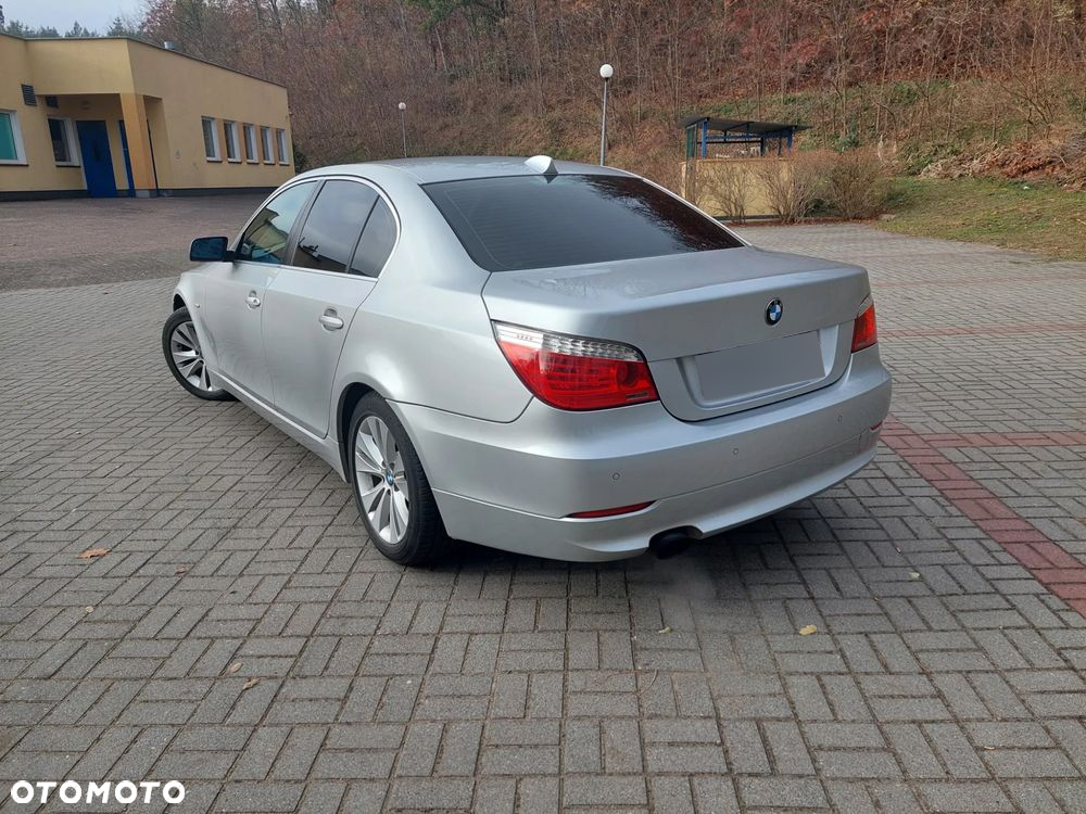 BMW i5 - 2