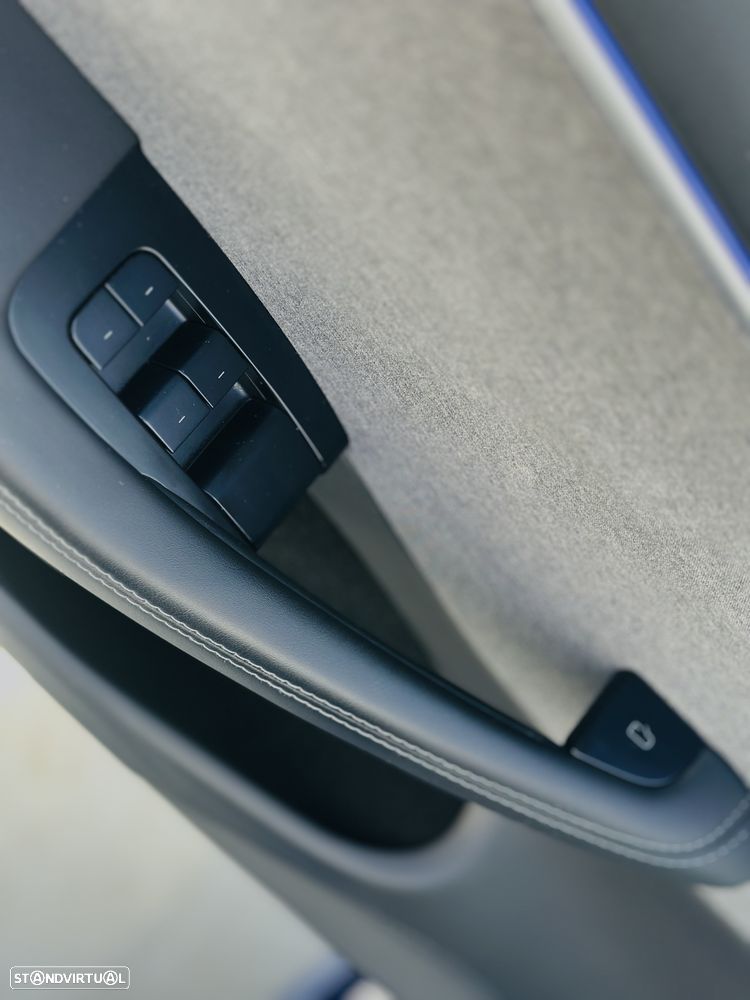 Tesla Model 3 Tração Traseira — fotografia 31