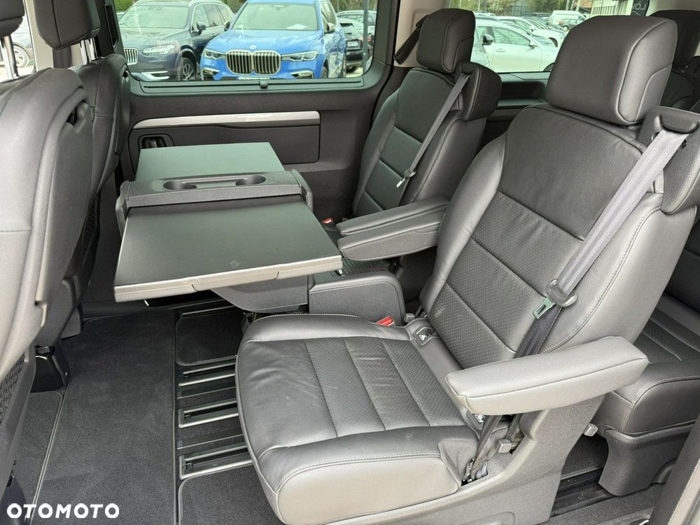 Peugeot Traveller - 21