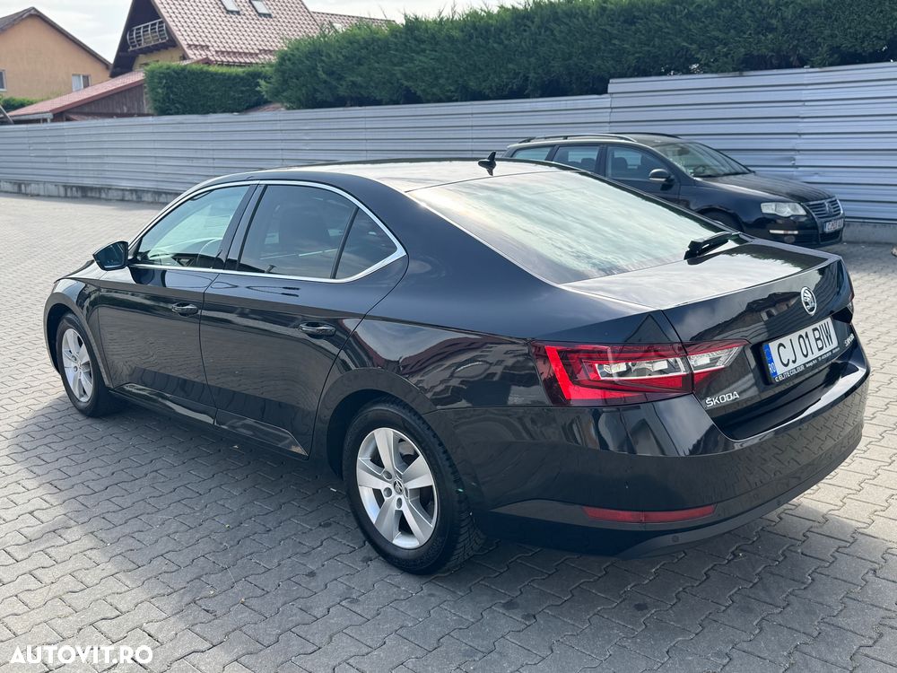Skoda Superb 2.0 TDI Style - 4