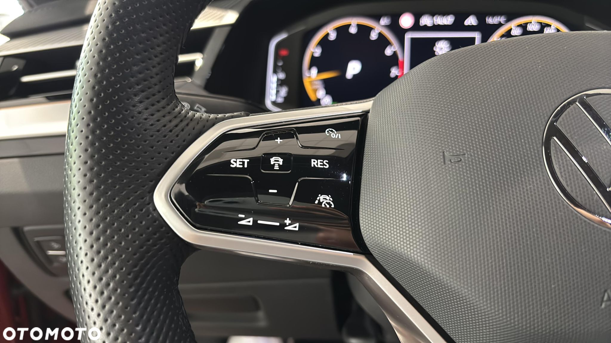 Volkswagen Arteon 2.0 TSI R-Line DSG - 25