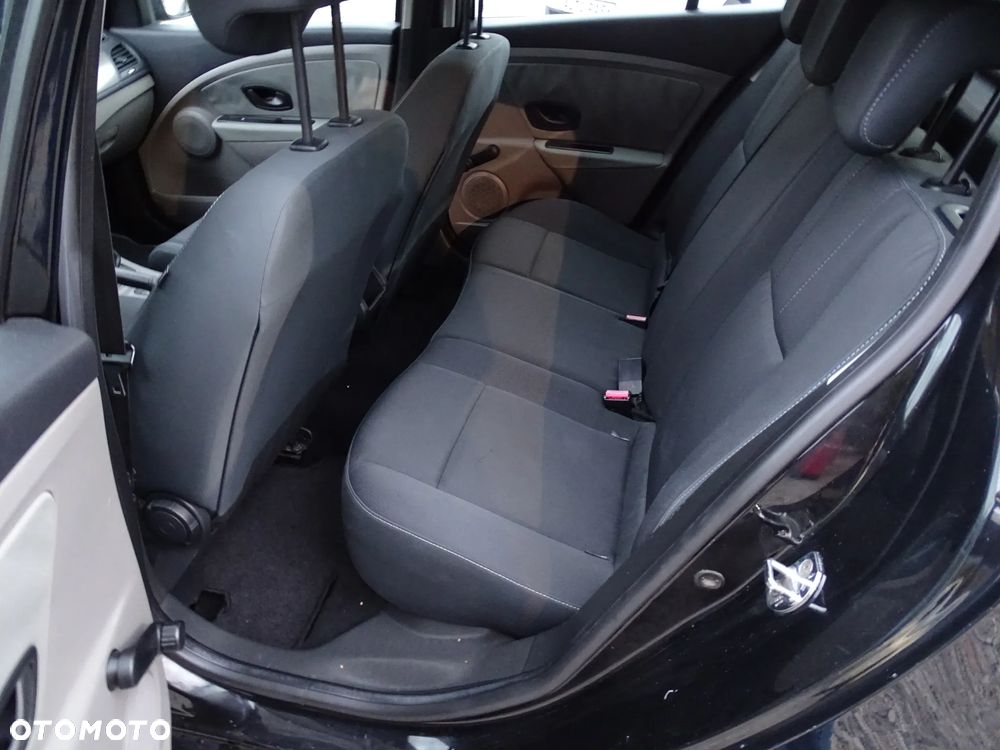 Renault Megane 1.6 16V 100 TomTom Edition - 21