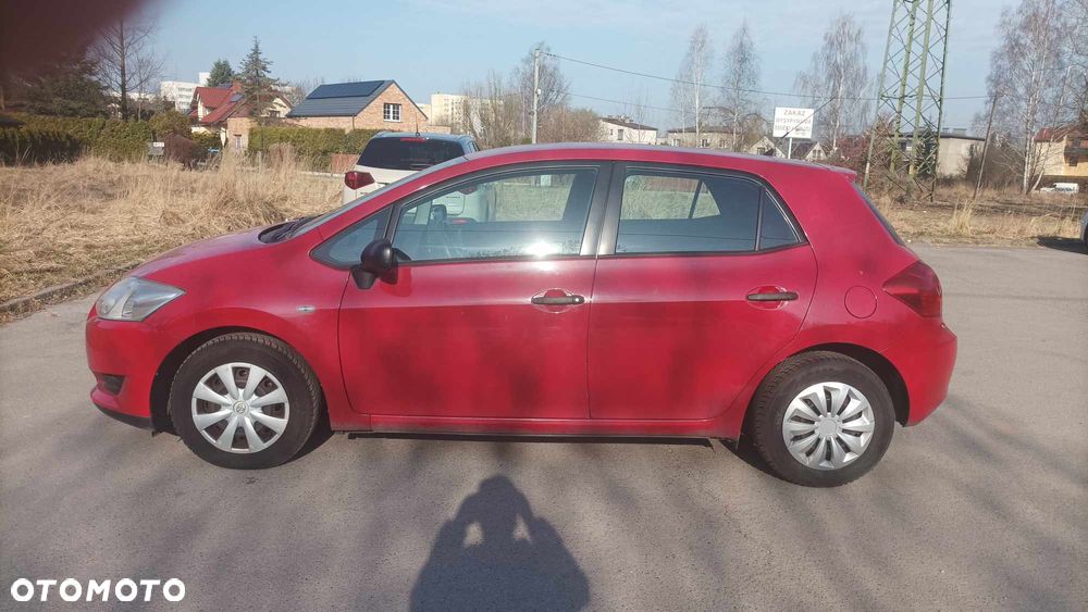 Toyota Auris 1.33 VVT-i Terra - 2