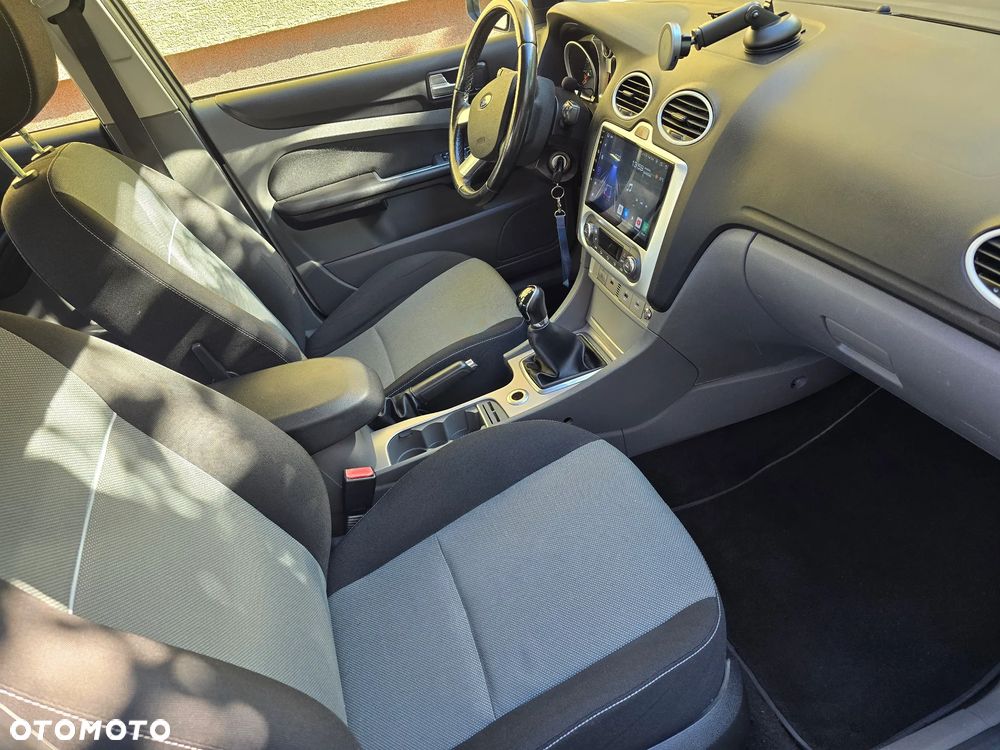 Ford Focus - 30